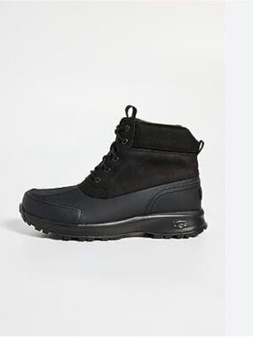 UGG Men’s Black Lace-Up Insulated Boot